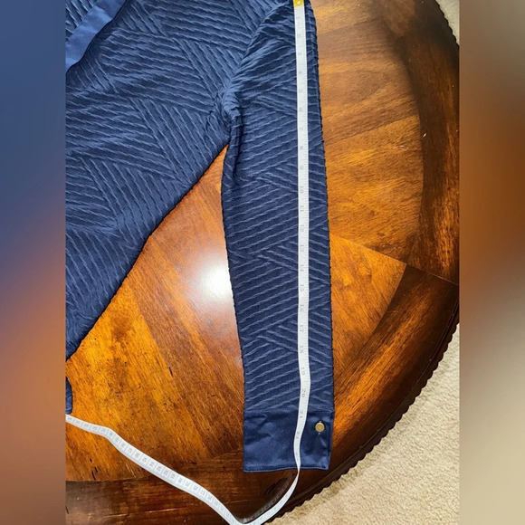 Chico’s Women's Button Up Shirt Textured  Knit Long Sleeve Navy  0- Small NWT - Picture 8 of 11